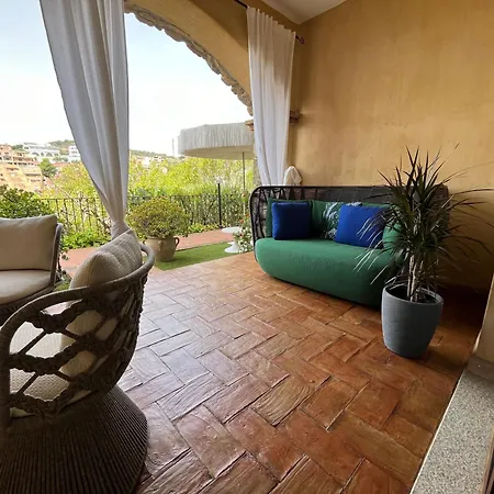 Sardinia فيلة